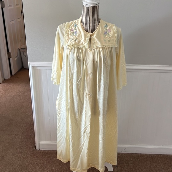 Vintage Shadowline 3 Piece Pajama and Robe  Set - Picture 3 of 5